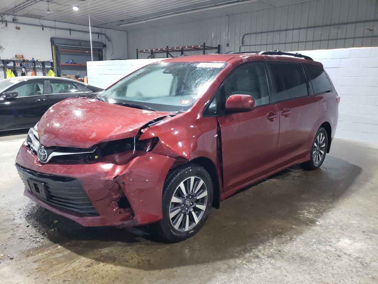 2019 TOYOTA SIENNA LE