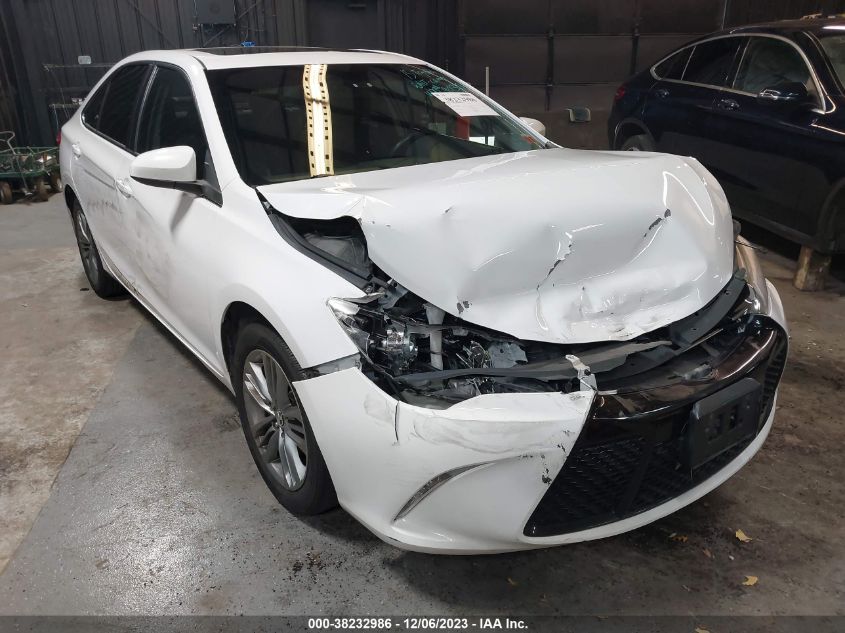 2015 TOYOTA CAMRY SE