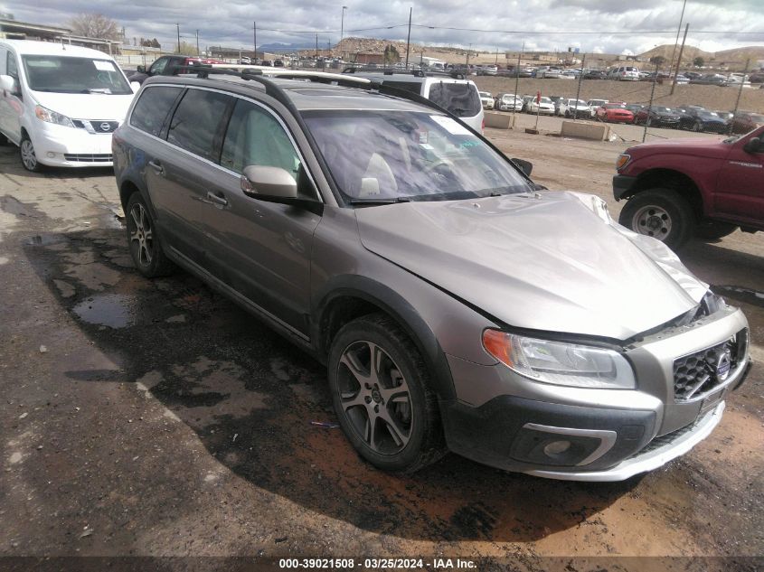 2015 VOLVO XC70 T6