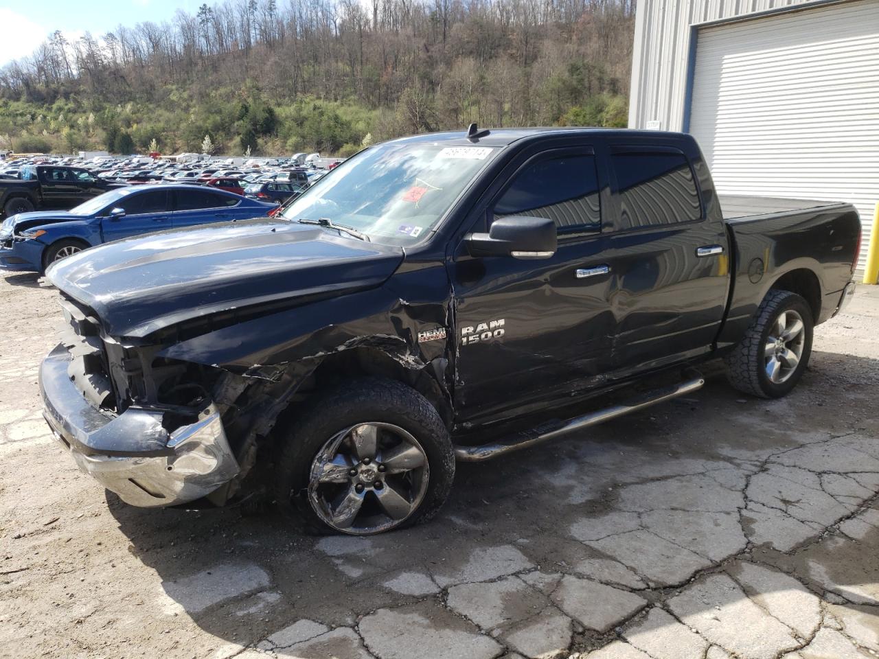 2016 RAM 1500 SLT