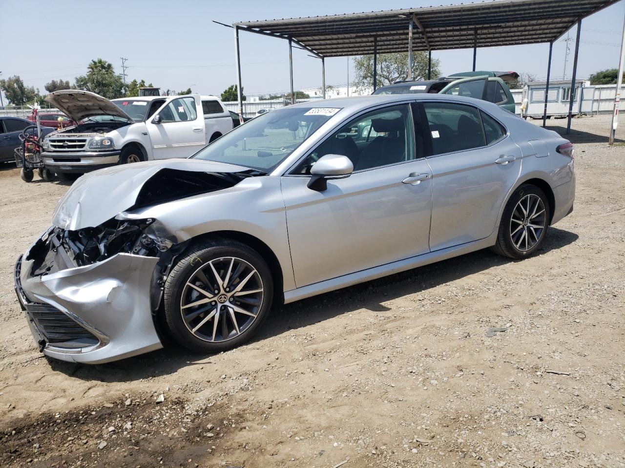 2023 TOYOTA CAMRY XLE