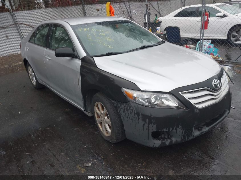 2011 TOYOTA CAMRY LE