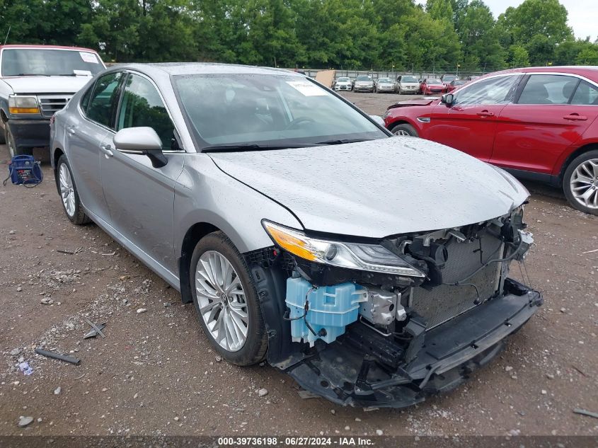 2019 TOYOTA CAMRY XLE