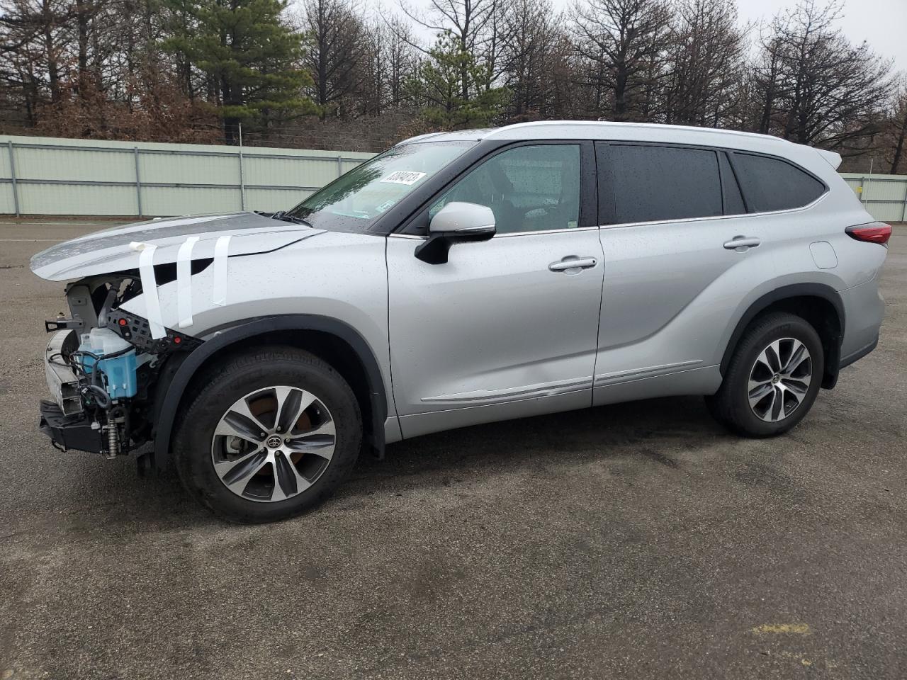 2021 TOYOTA HIGHLANDER XLE