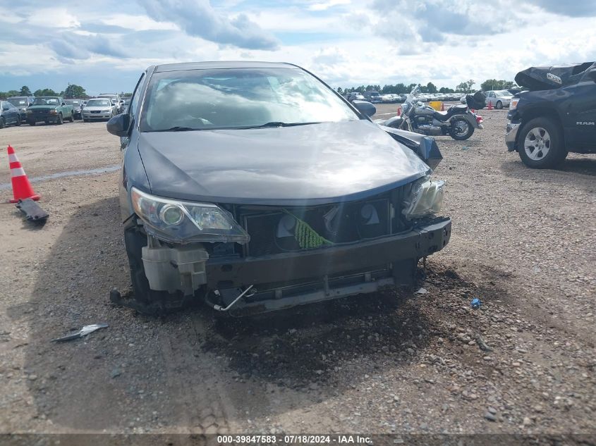 2014 TOYOTA CAMRY SE