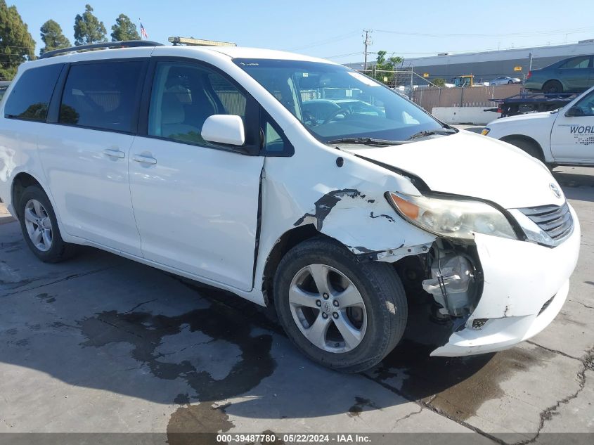 2014 TOYOTA SIENNA LE