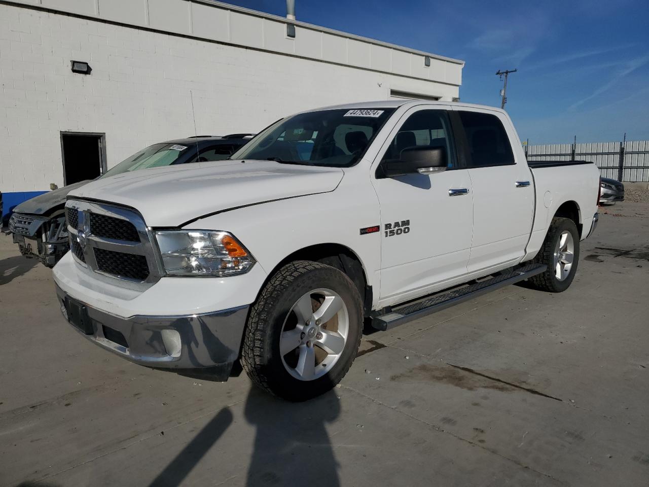 2016 RAM 1500 SLT