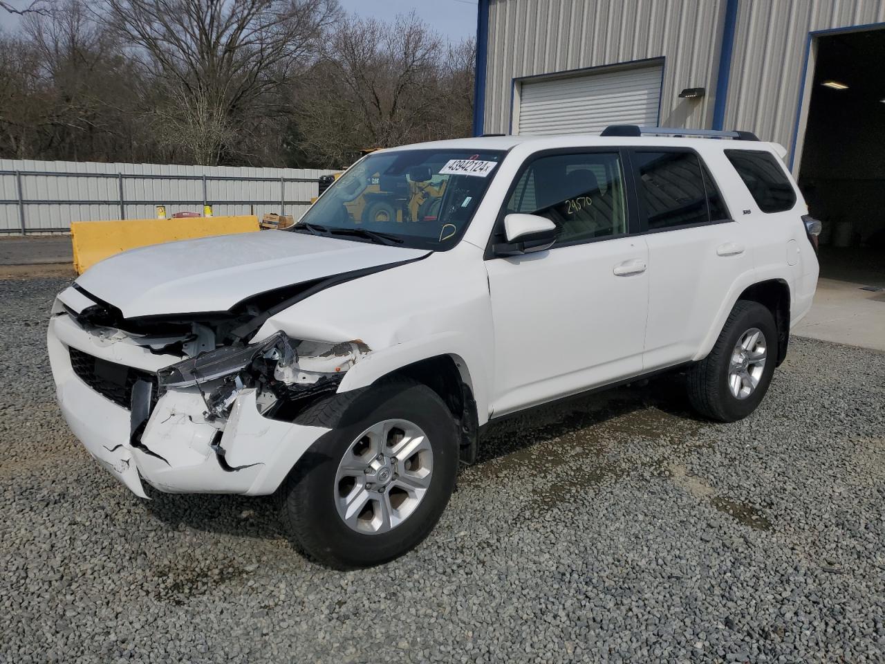 2023 TOYOTA 4RUNNER SR5