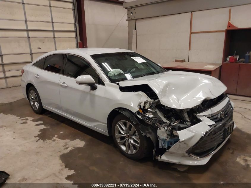 2022 TOYOTA AVALON XLE