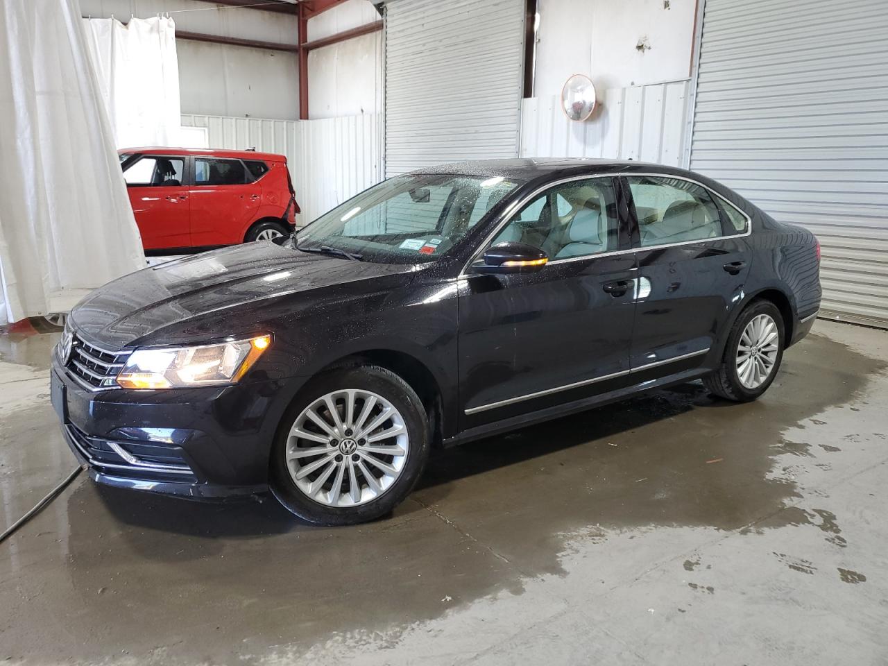 2017 VOLKSWAGEN PASSAT SE