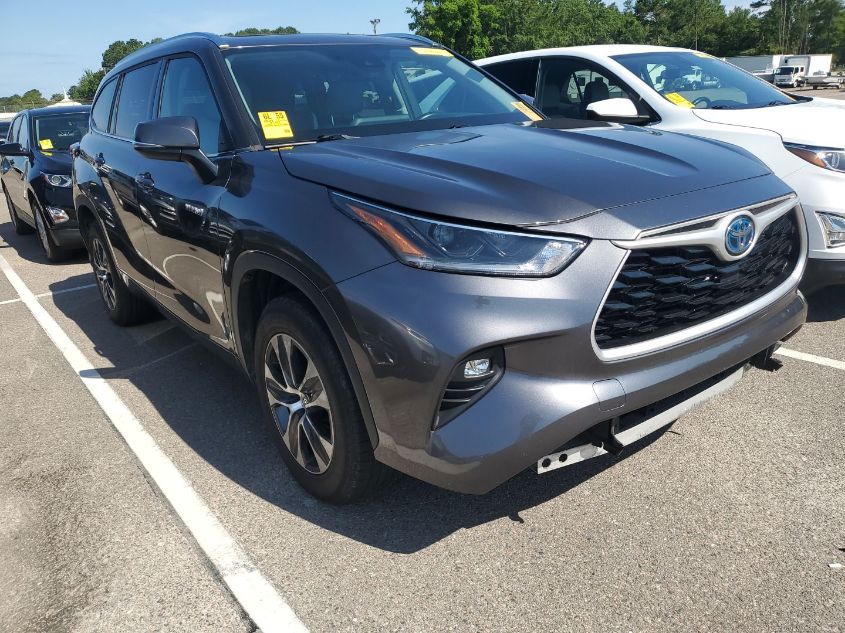 2021 TOYOTA HIGHLANDER HYBRID XLE