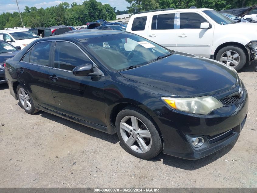 2014 TOYOTA CAMRY SE