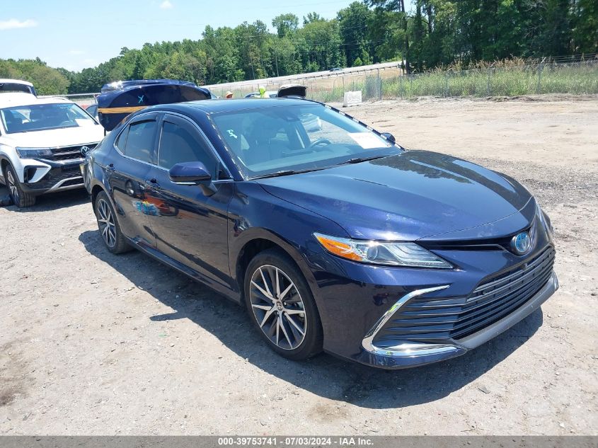 2022 TOYOTA CAMRY XLE HYBRID