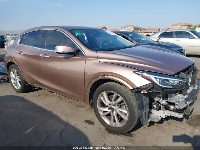 2017 INFINITI QX30 LUXURY