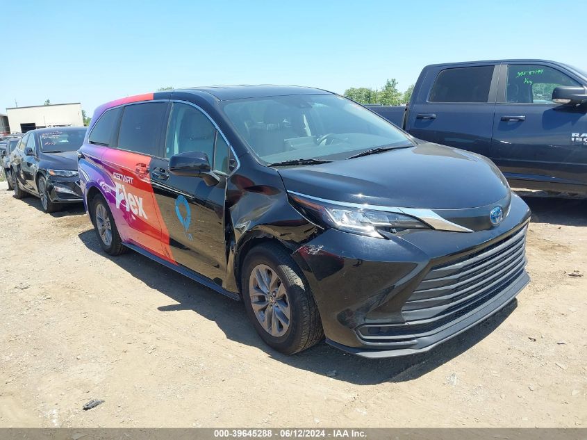 2022 TOYOTA SIENNA LE