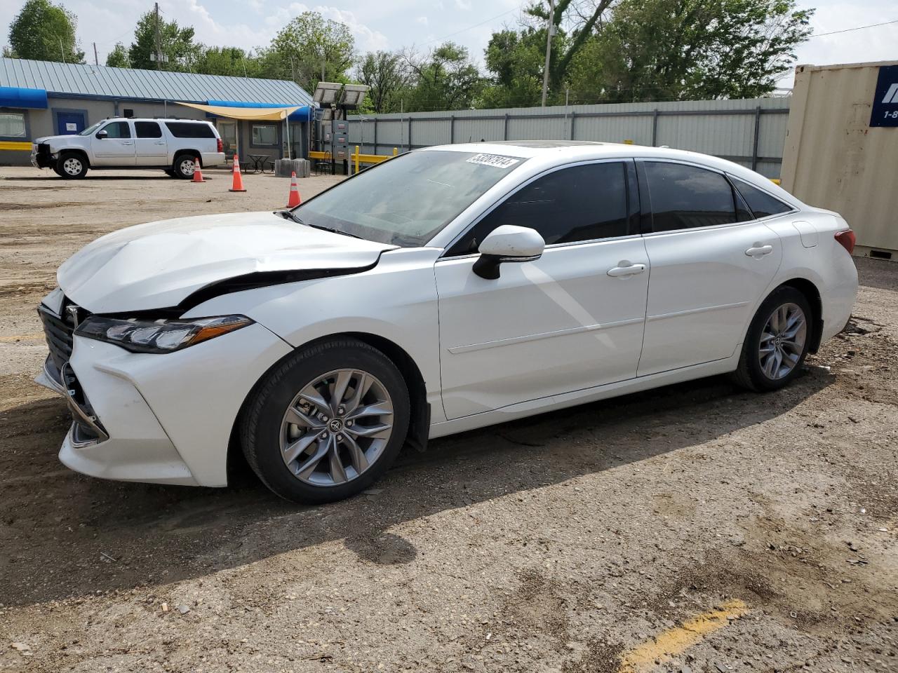 2019 TOYOTA AVALON XLE