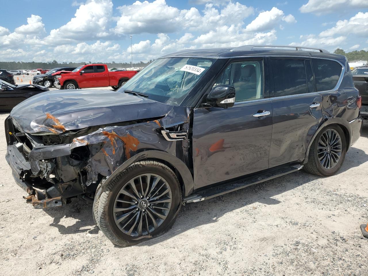 2023 INFINITI QX80 LUXE