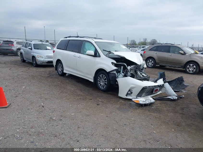 2020 TOYOTA SIENNA XLE