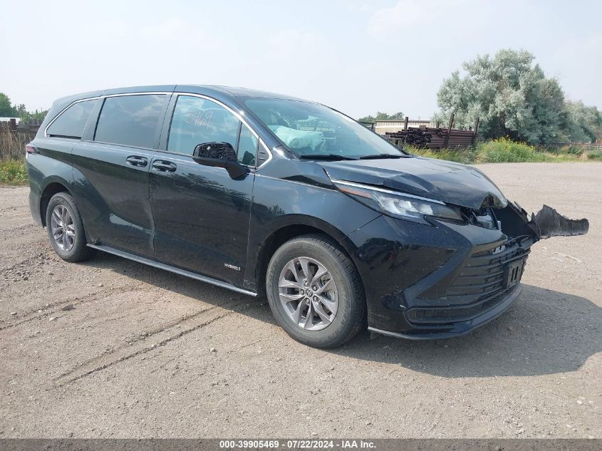 2021 TOYOTA SIENNA LE