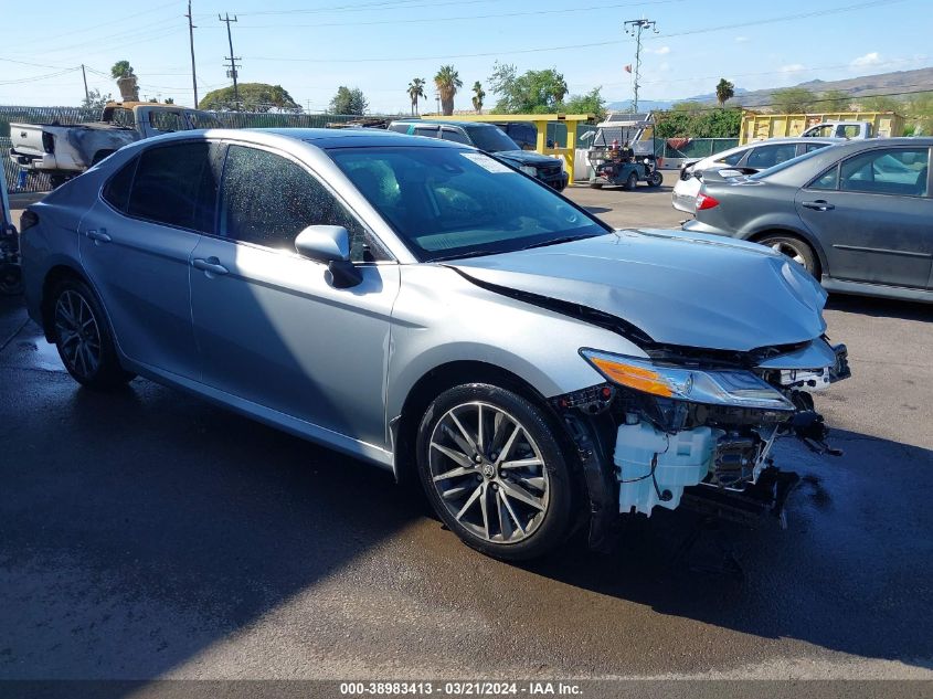 2021 TOYOTA CAMRY XLE