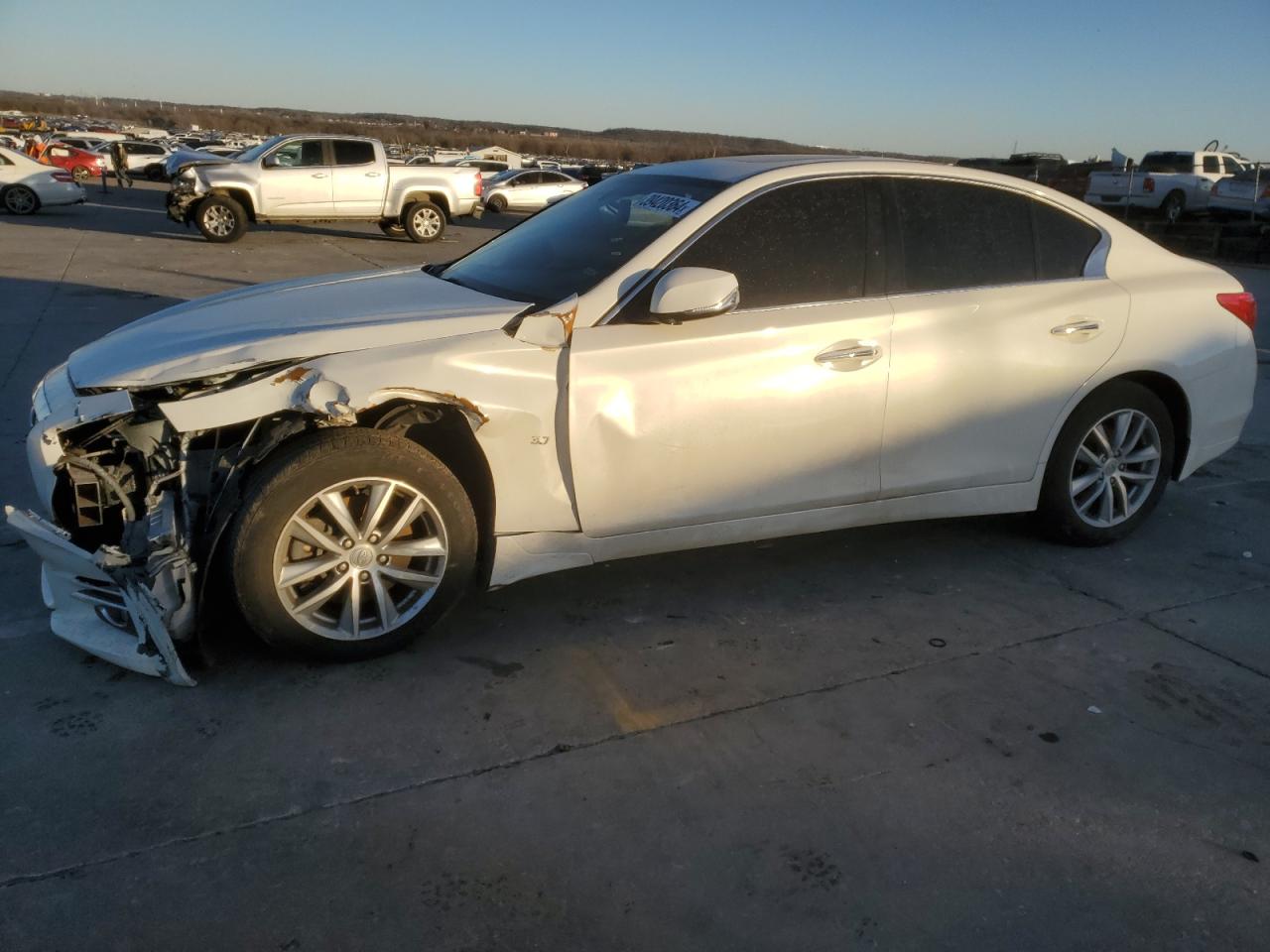 2015 INFINITI Q50 BASE