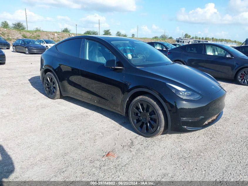 2024 TESLA MODEL Y LONG RANGE/RWD