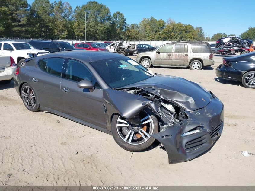 2015 PORSCHE PANAMERA 4