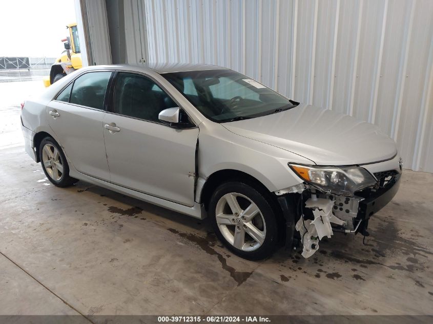 2014 TOYOTA CAMRY SE