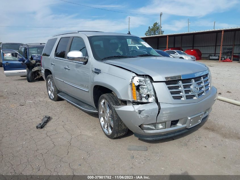 2010 CADILLAC ESCALADE LUXURY