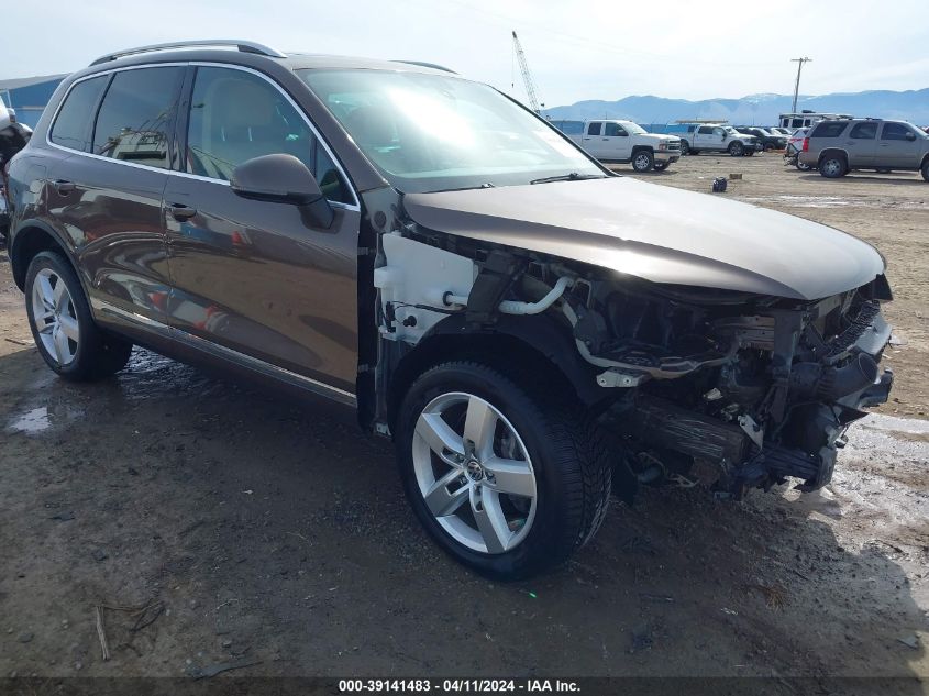 2013 VOLKSWAGEN TOUAREG VR6 LUX