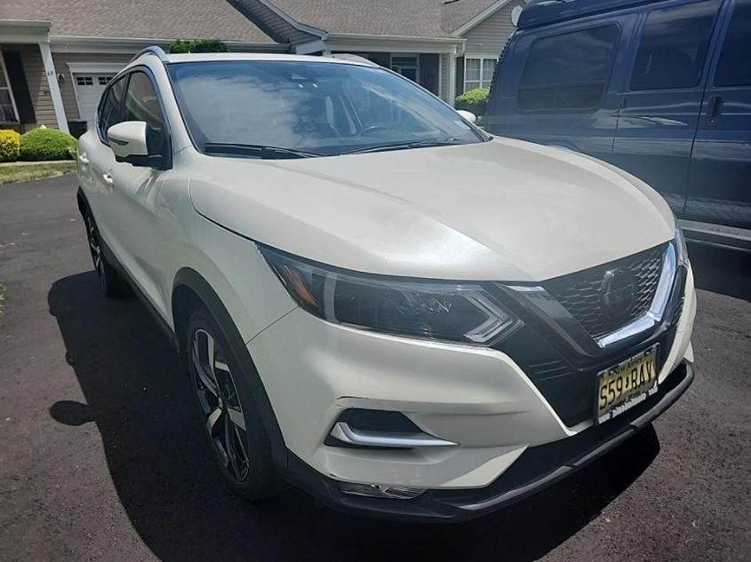 2022 NISSAN ROGUE SPORT SL