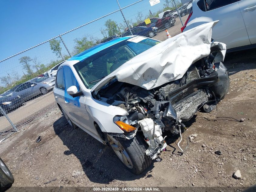 2013 VOLKSWAGEN PASSAT 2.5L SE