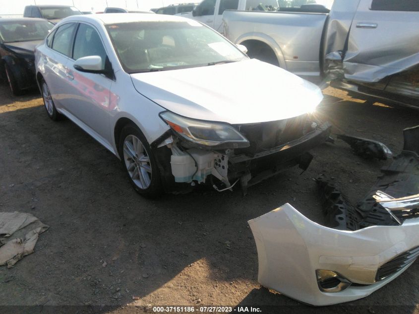 2015 TOYOTA AVALON XLE