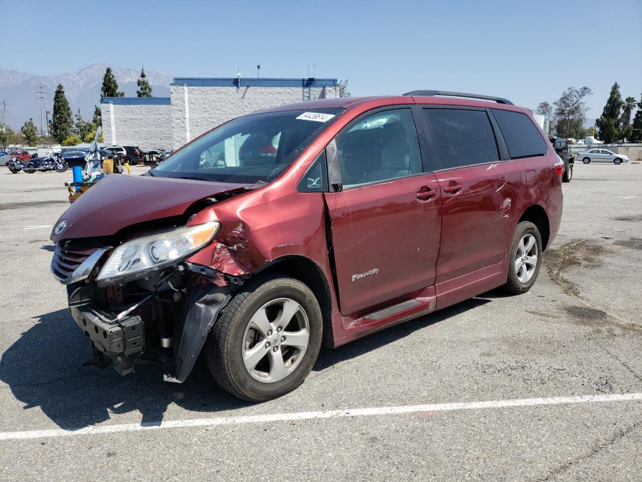 2016 TOYOTA SIENNA LE