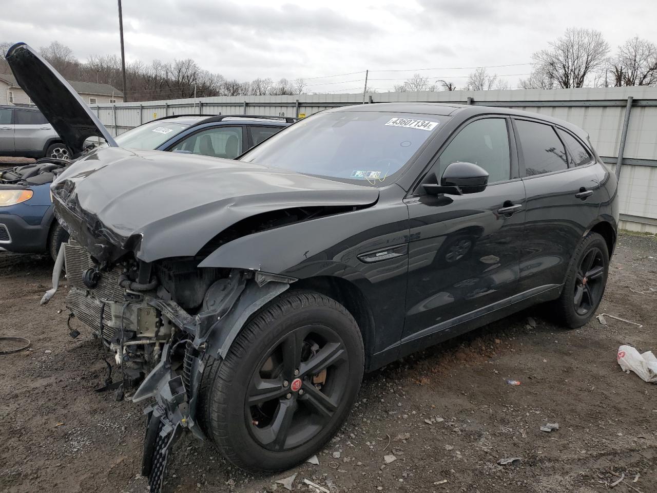 2017 JAGUAR F-PACE R - SPORT