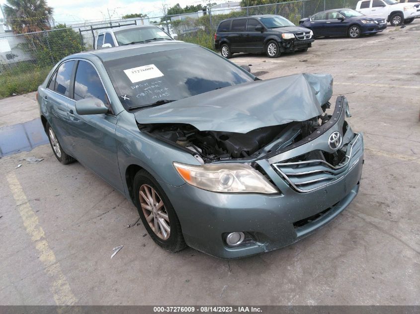 2011 TOYOTA CAMRY XLE V6