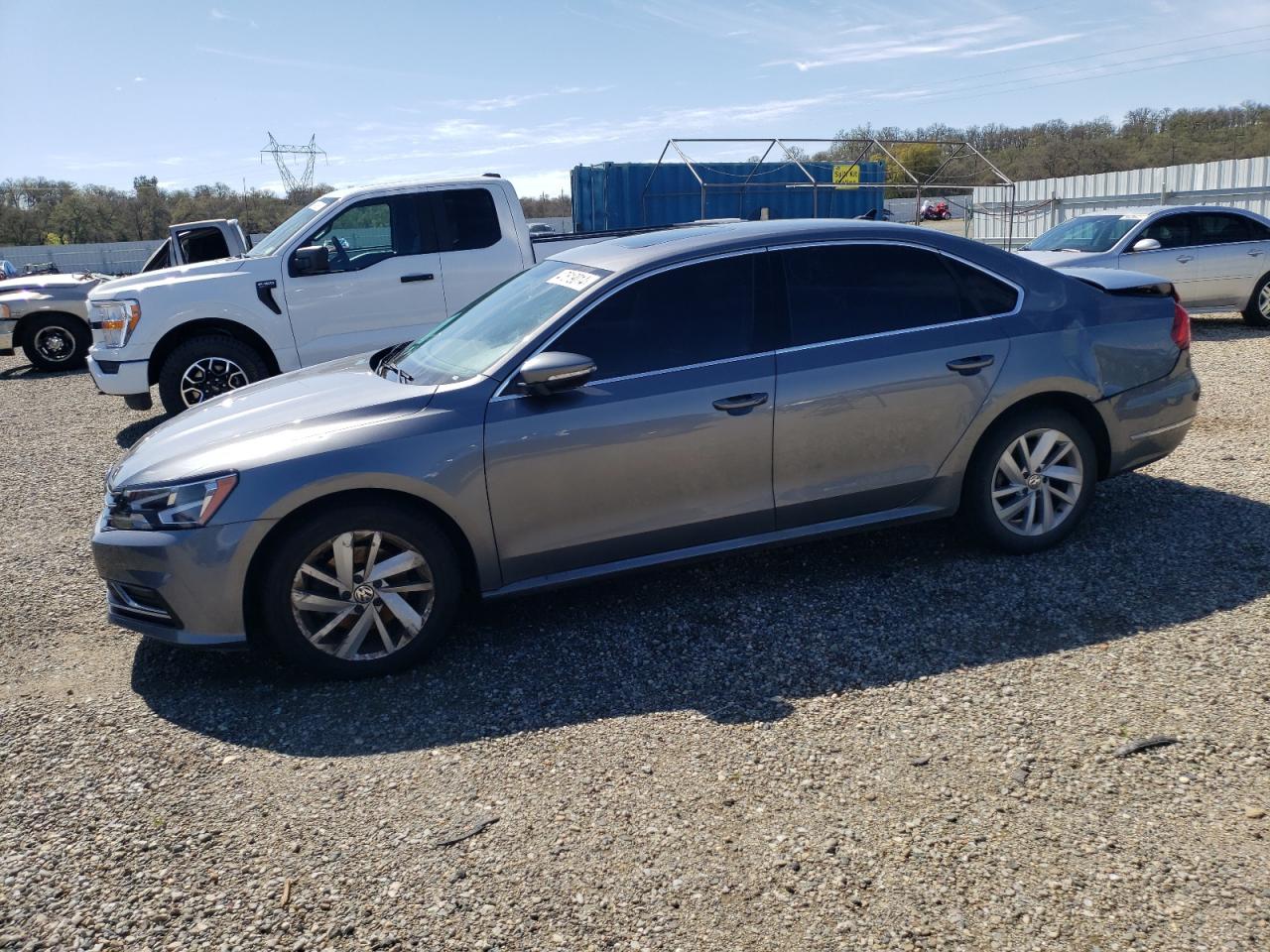 2018 VOLKSWAGEN PASSAT SE