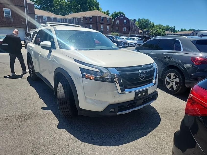 2023 NISSAN PATHFINDER SL