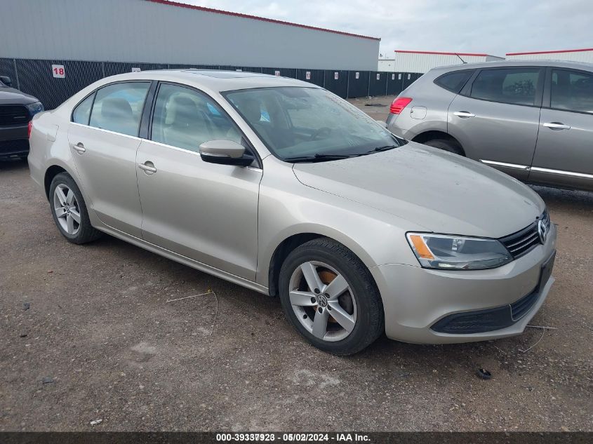 2013 VOLKSWAGEN JETTA 2.0L TDI