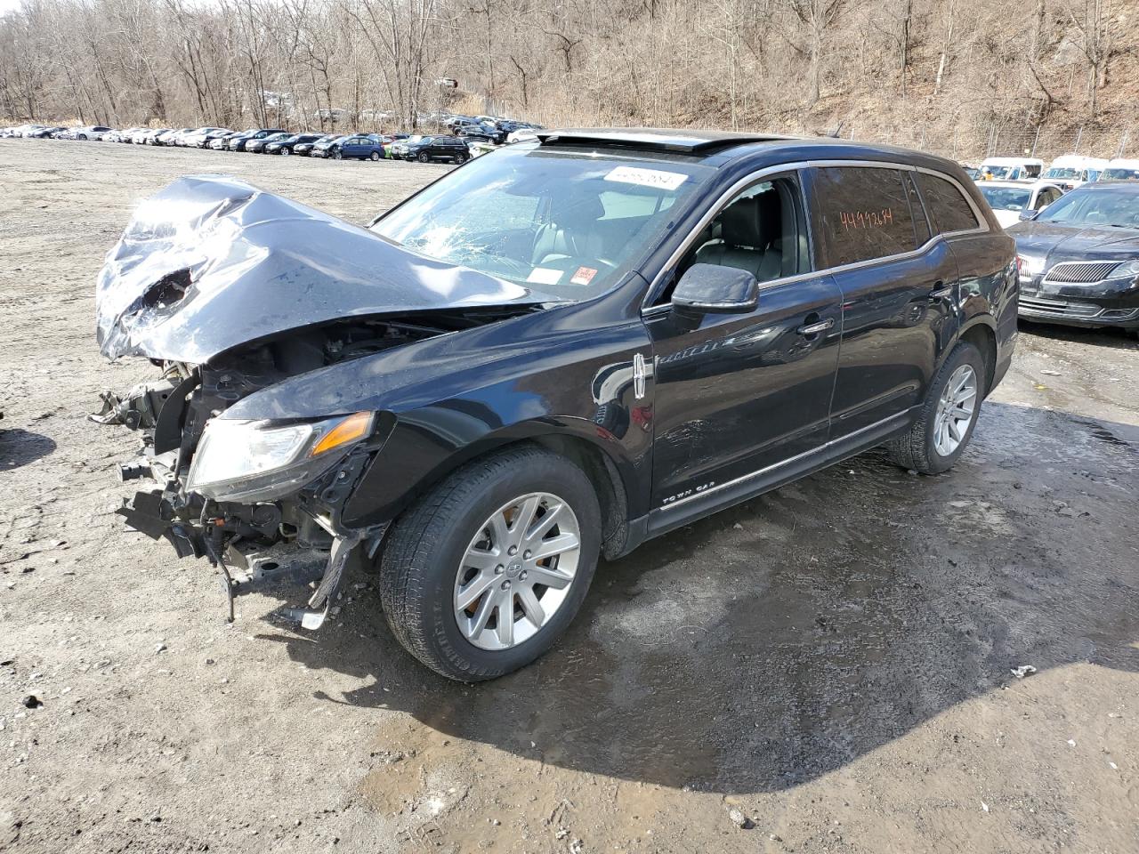 2019 LINCOLN MKT