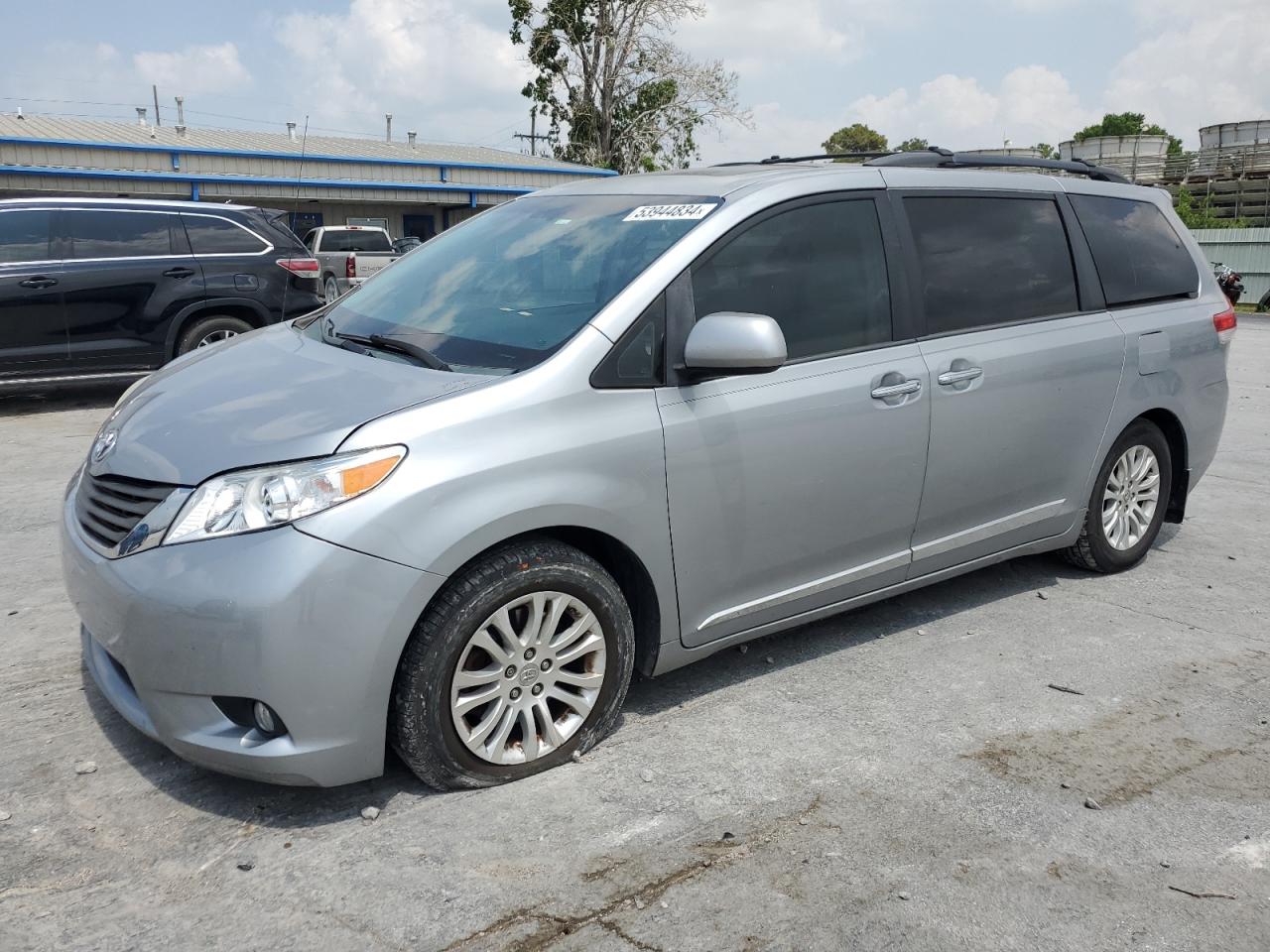 2013 TOYOTA SIENNA XLE