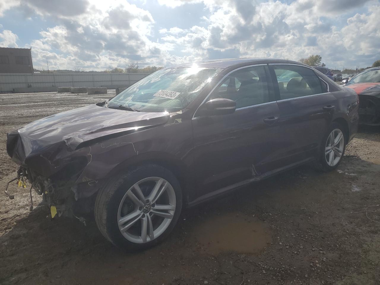 2013 VOLKSWAGEN PASSAT SE