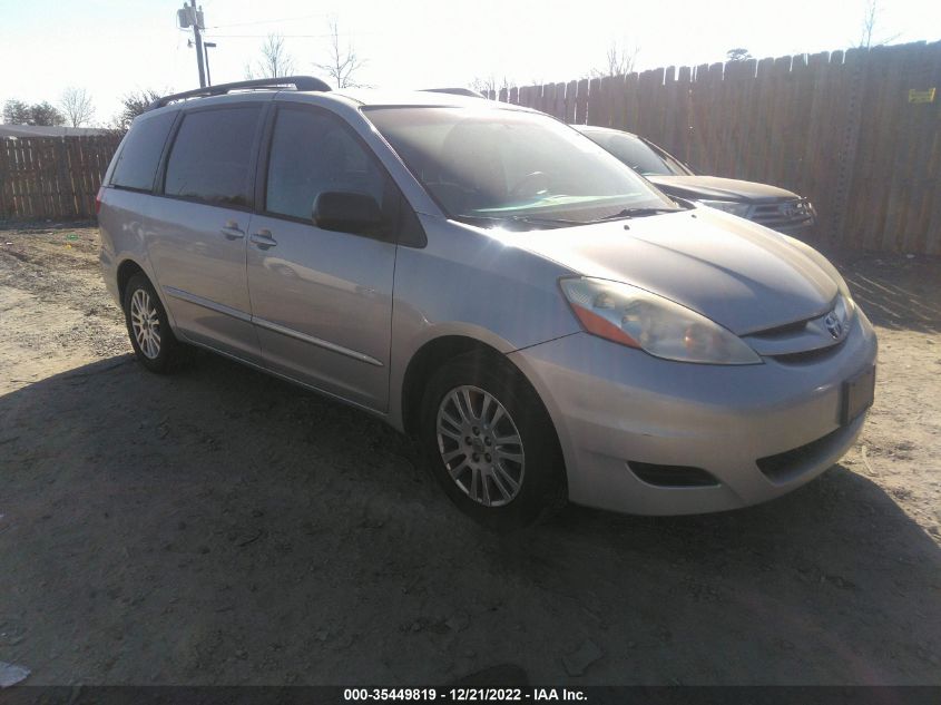 2010 TOYOTA SIENNA LE