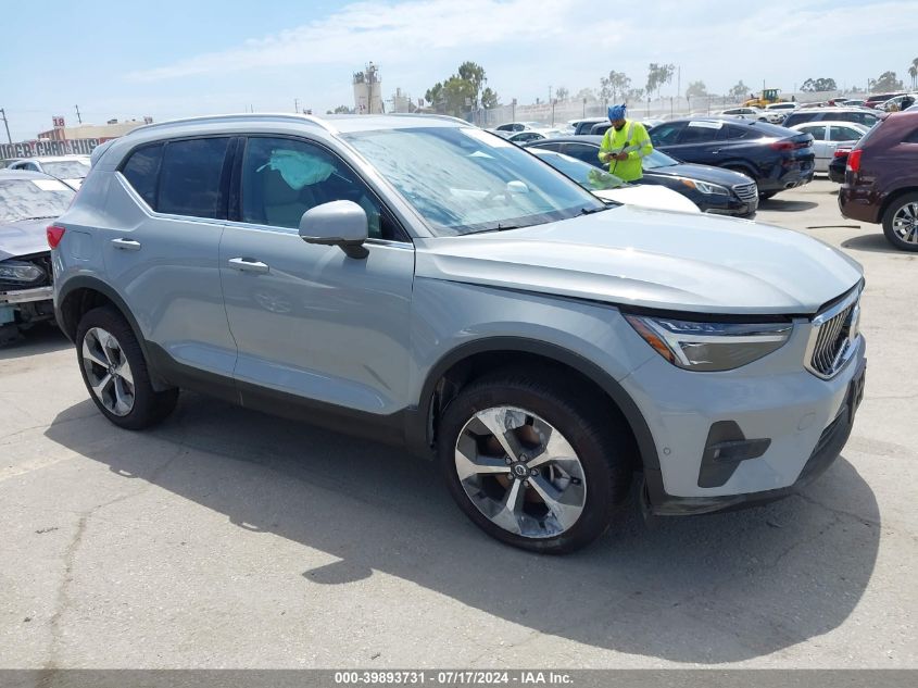 2024 VOLVO XC40 B5 PLUS BRIGHT THEME