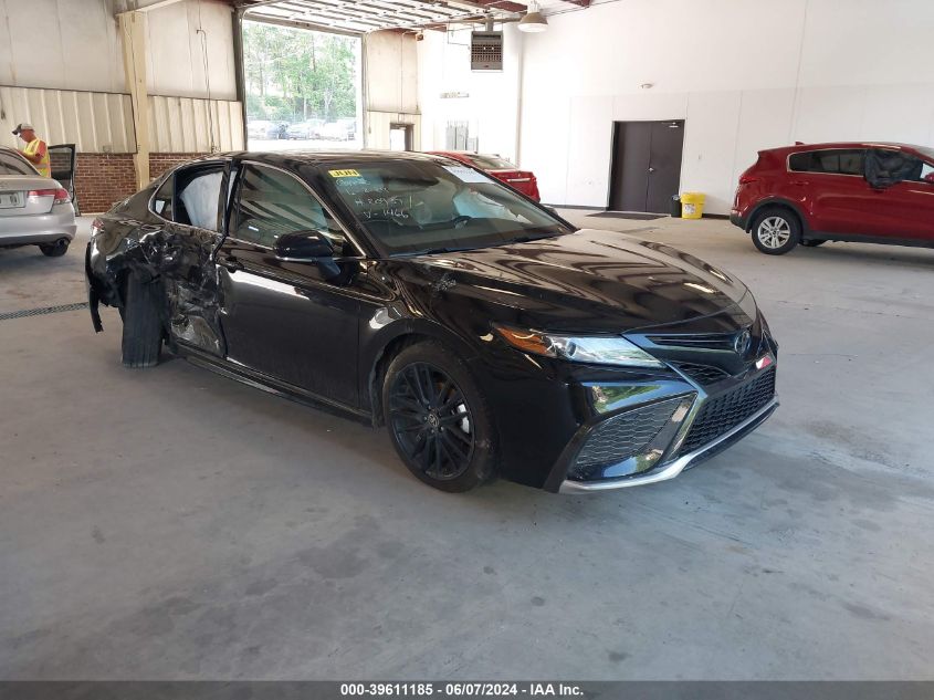 2022 TOYOTA CAMRY XSE