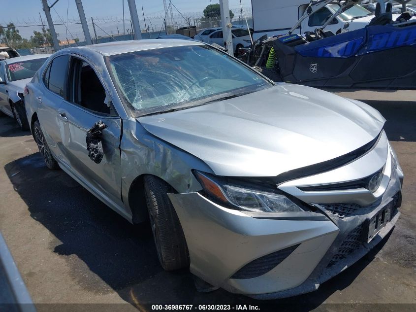 2018 TOYOTA CAMRY SE