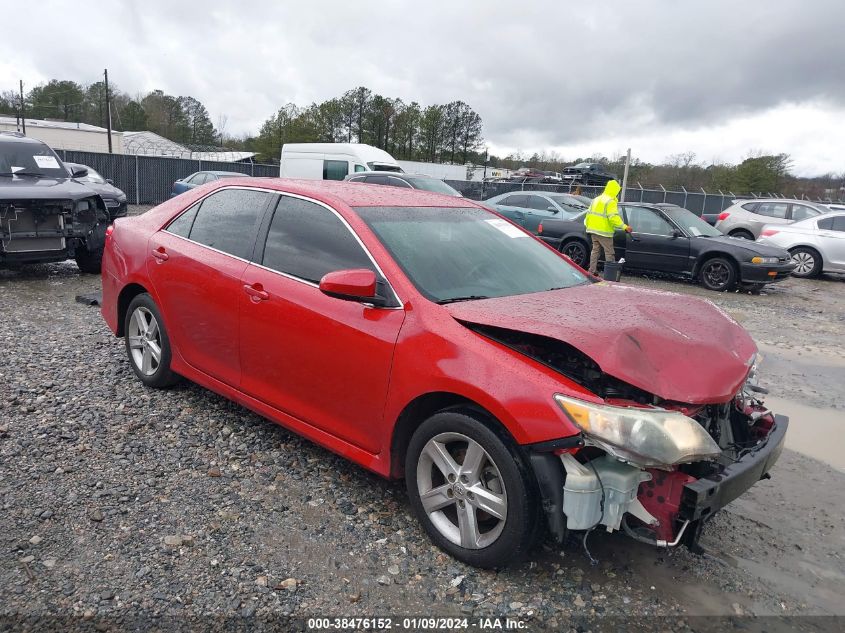 2014 TOYOTA CAMRY SE