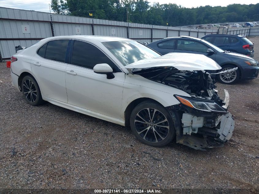 2018 TOYOTA CAMRY SE