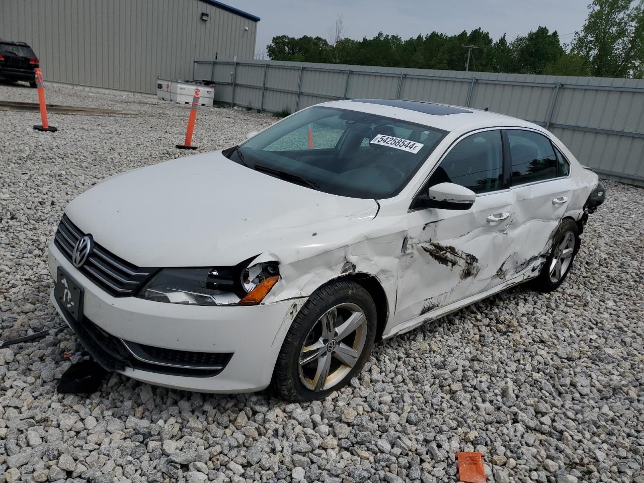 2013 VOLKSWAGEN PASSAT SE