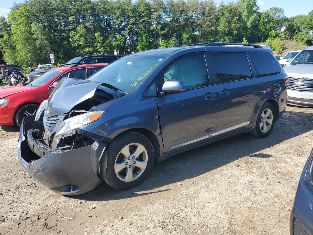 2017 TOYOTA SIENNA LE